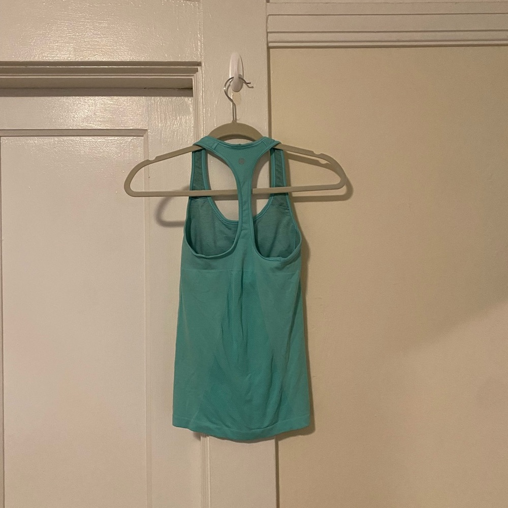 Lululemon Size 4 Racerback Blue Tank Top Built In Bra - Picture 6 of 8